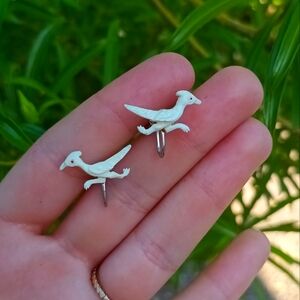 Adorable Road Runner Shapped Screw Back Earings